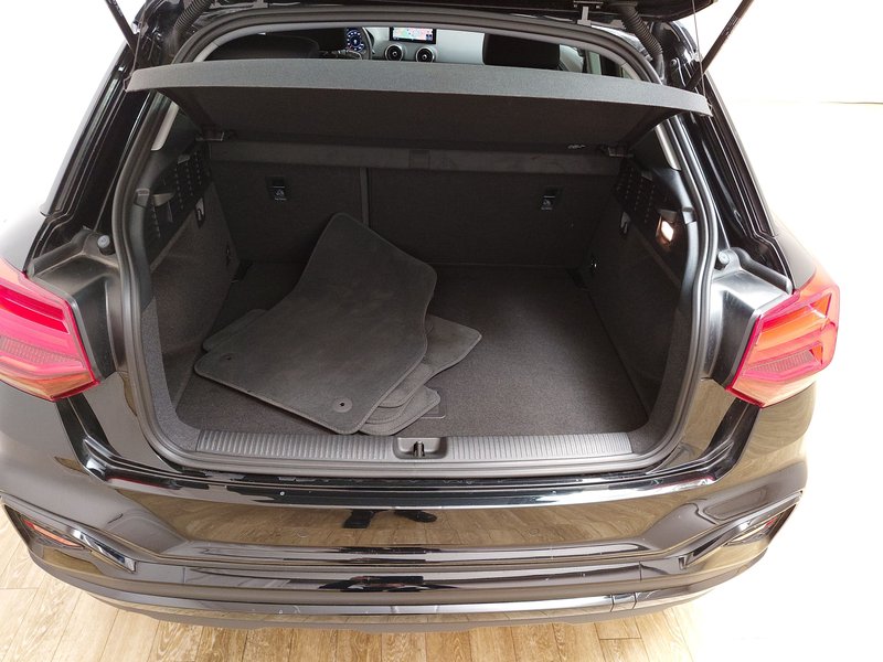 Audi Q2 30 TDI S line automatik • Full LED • digitalni instrumenti — 18