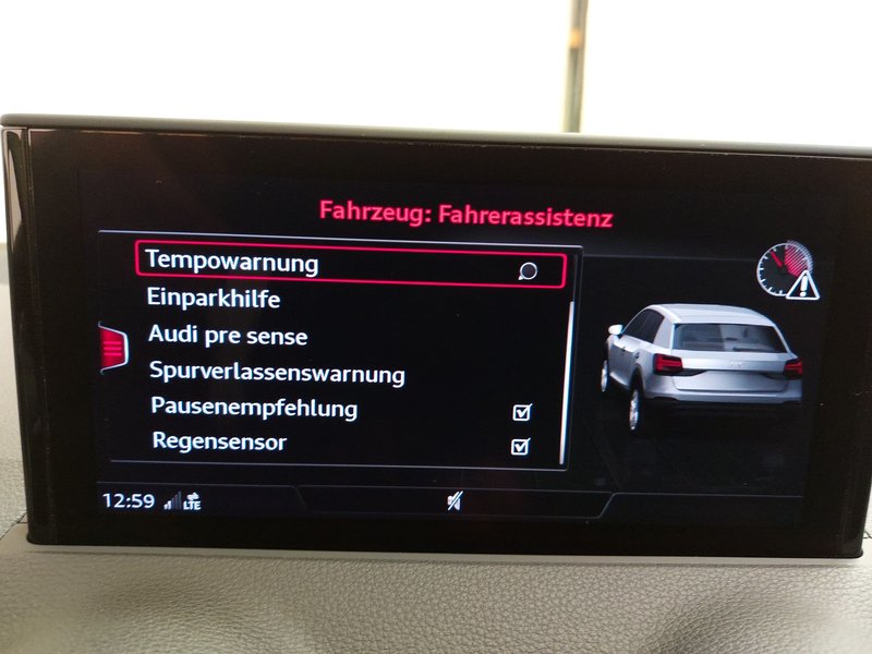 Audi Q2 30 TDI S line automatik • Full LED • digitalni instrumenti — 22
