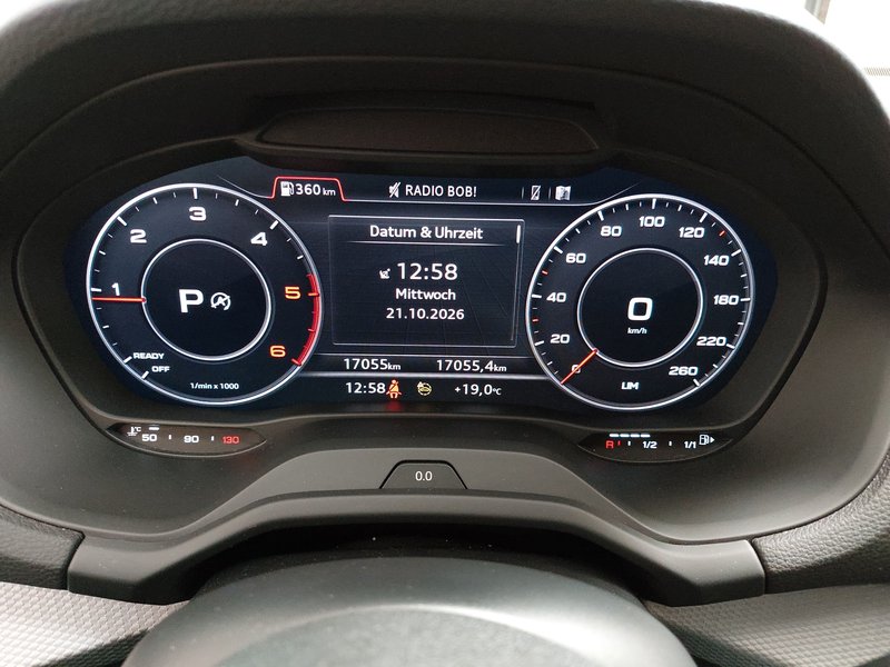 Audi Q2 30 TDI S line automatik • Full LED • digitalni instrumenti — 23