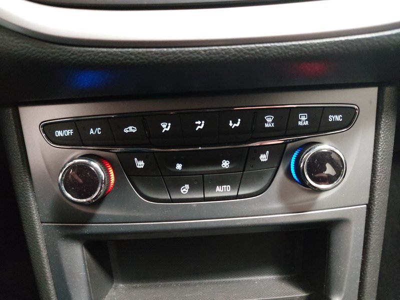 Opel Astra 1.5 D automatik Edition • Full LED — 19