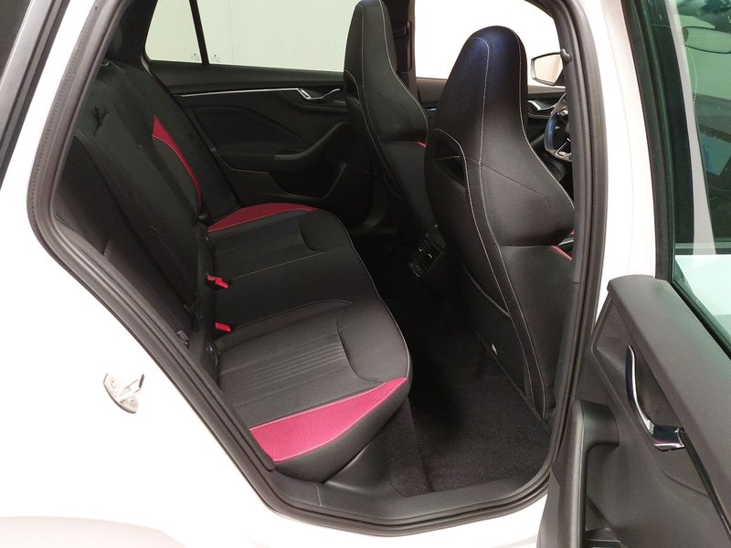 Škoda Kamiq 1.5 TSI automatik Monte Carlo • panorama • AHK — 12