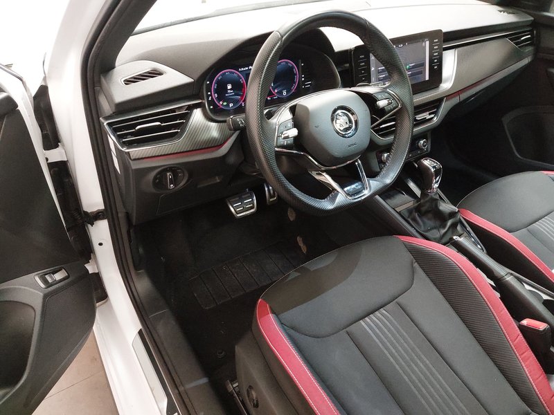 Škoda Kamiq 1.5 TSI automatik Monte Carlo • panorama • AHK — 6