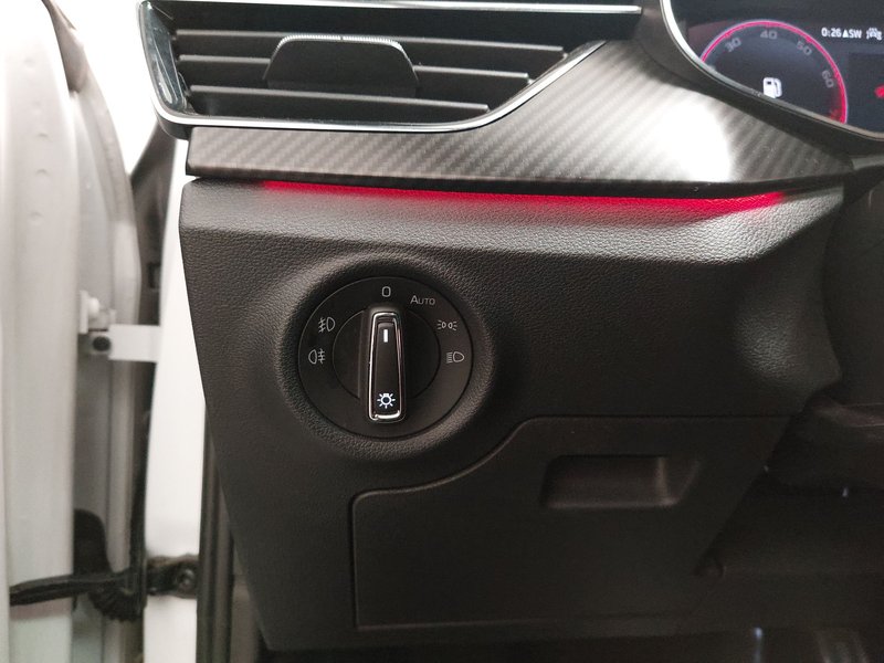Škoda Kamiq 1.5 TSI automatik Monte Carlo • panorama • AHK — 7
