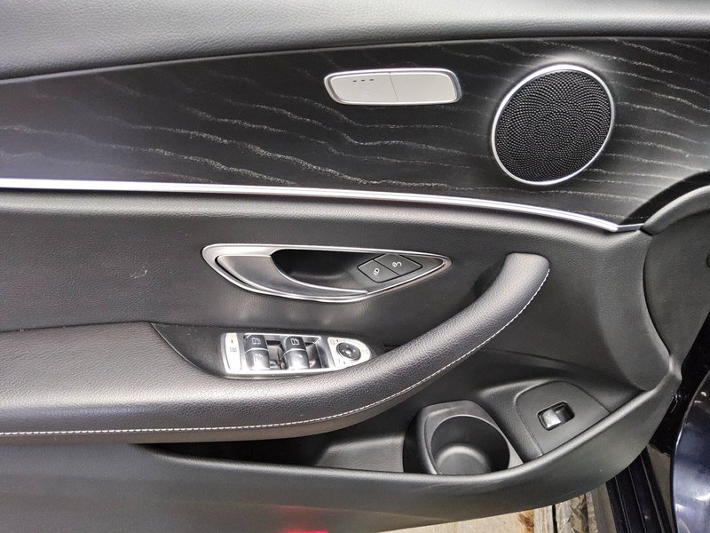 Mercedes-Benz E 300 de automatik AMG Line • panorama • 360° kamera — 10