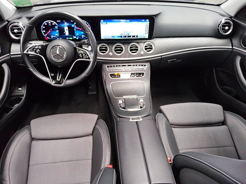 Mercedes-Benz E 300 de automatik AMG Line • panorama • 360° kamera — 5