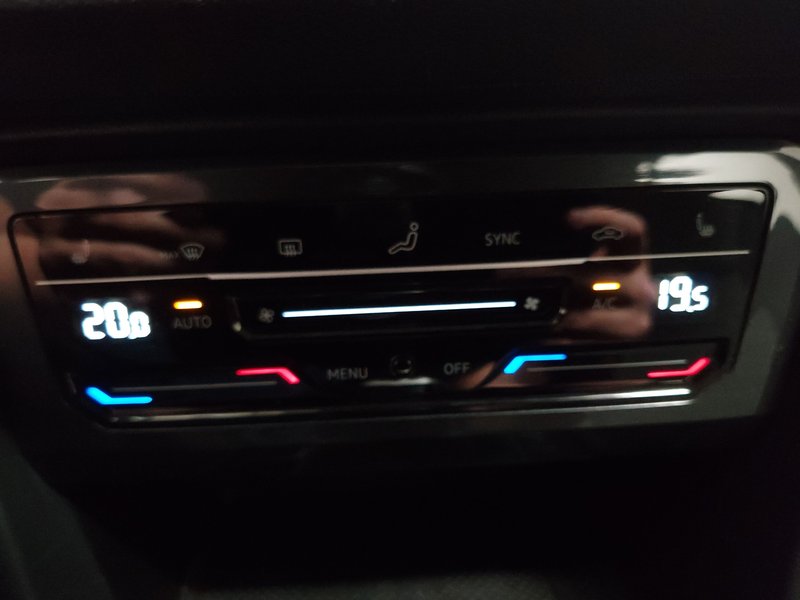 Volkswagen Tiguan 2.0 TDI automatik Life — 19