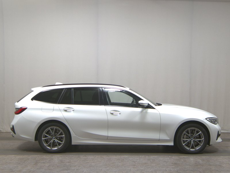 BMW 330e Touring automatik Sport Line • ACC • LED
