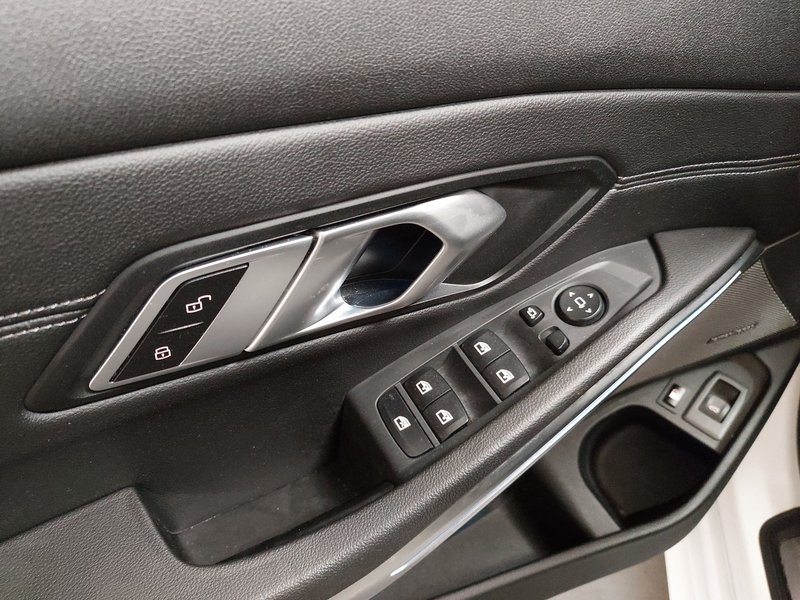 BMW 330e Touring automatik Sport Line • ACC • LED — 5
