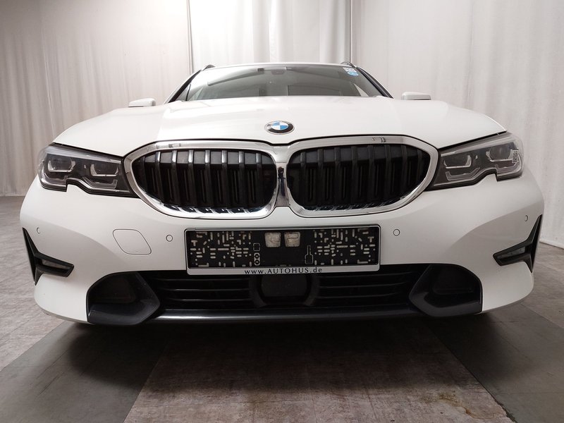 BMW 330e Touring automatik Sport Line • ACC • LED — 9