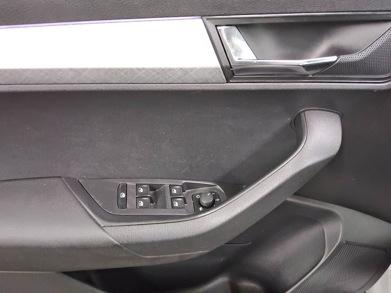 Škoda Karoq 2.0 TDI automatik 4x4 Tour • LED • digitalni instrumenti — 10