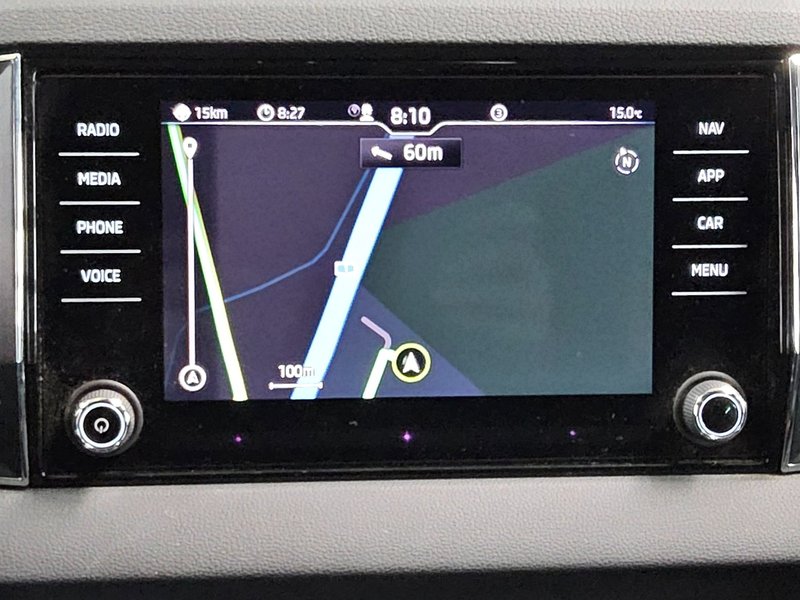 Škoda Karoq 2.0 TDI automatik 4x4 Tour • LED • digitalni instrumenti — 7