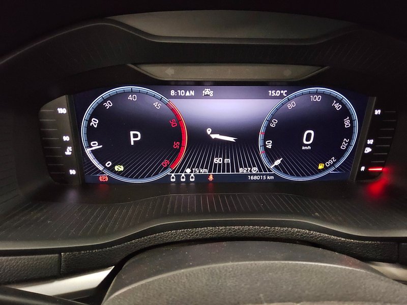 Škoda Karoq 2.0 TDI automatik 4x4 Tour • LED • digitalni instrumenti — 8