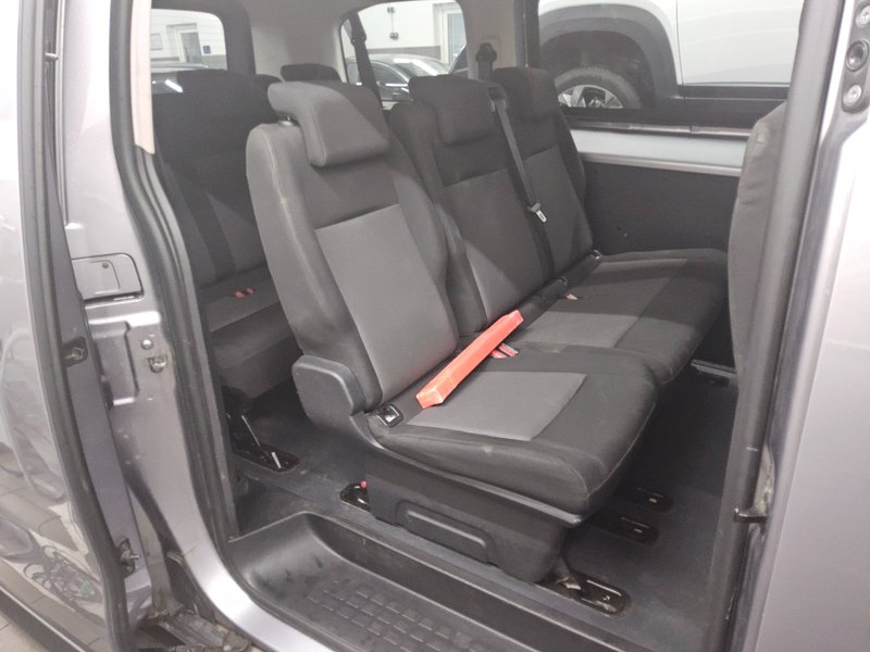 Opel Vivaro 2.0 D • AHK — 12
