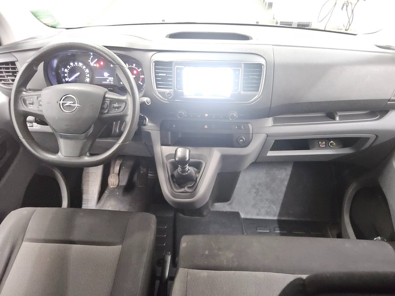 Opel Vivaro 2.0 D • AHK — 5