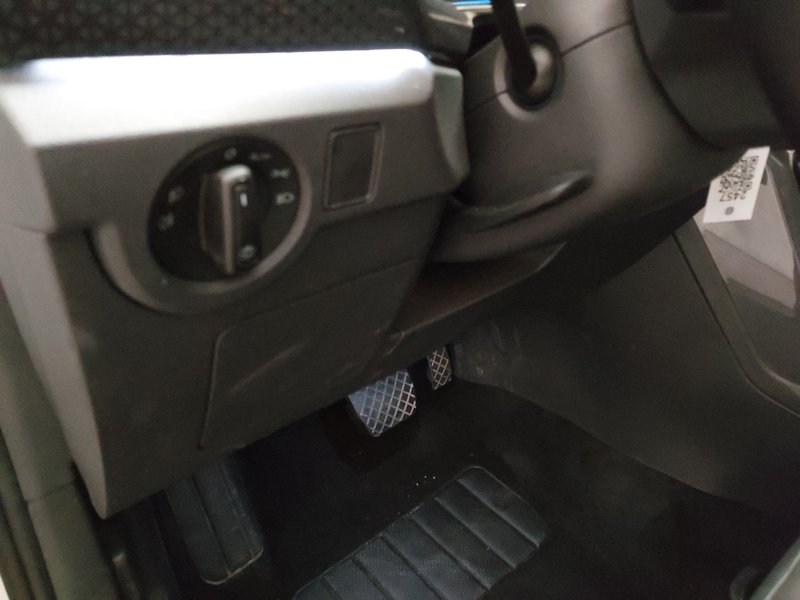 Volkswagen T-Cross 1.0 TSI automatik Style • ACC • Kuka za vuču (odvojiva) — 7
