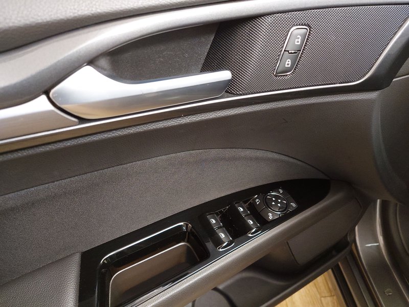 Ford Mondeo Turnier 2.0 EcoBlue automatik Titanium • ACC • Električna peta vrata — 5