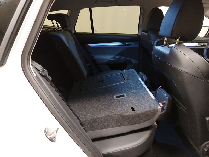 Škoda Enyaq iV 80 Loft • ACC • AHK — 11