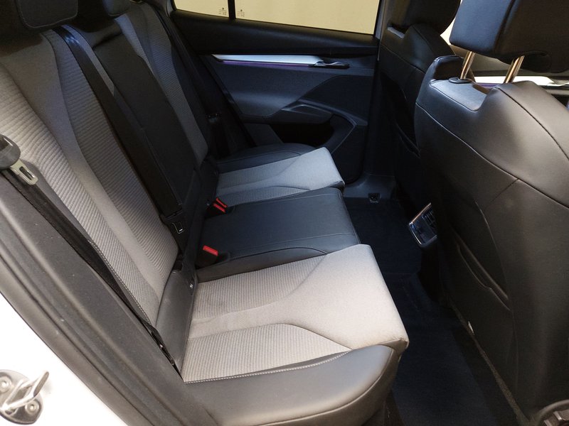 Škoda Enyaq iV 80 Loft • ACC • AHK — 12