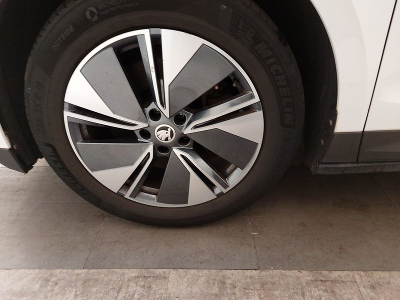 Škoda Enyaq iV 80 Loft • ACC • AHK — 8