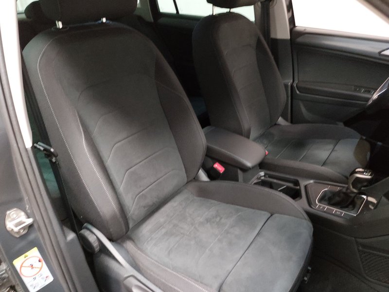 Volkswagen Tiguan 2.0 TDI automatik Life • ACC • AHK — 10