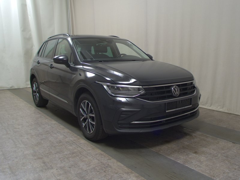 Volkswagen Tiguan 2.0 TDI automatik Life • ACC • AHK — 3