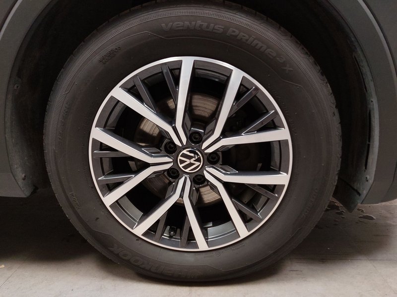 Volkswagen Tiguan 2.0 TDI automatik Life • ACC • AHK — 8