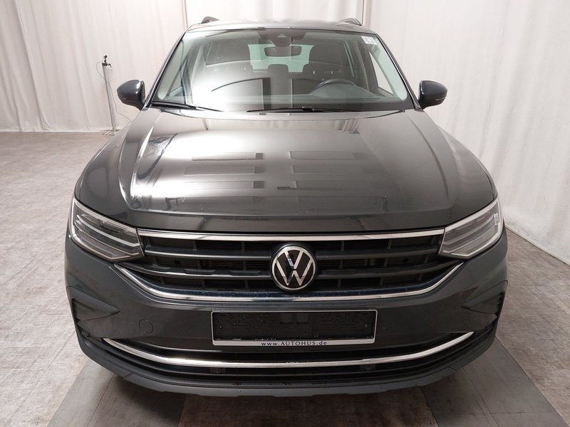 Volkswagen Tiguan 2.0 TDI automatik Life • ACC • AHK — 9