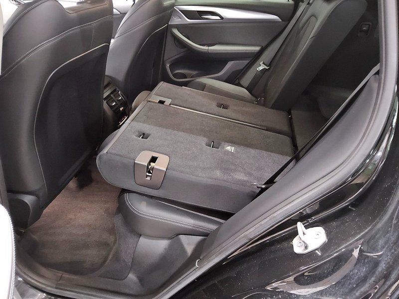 BMW X3 xDrive20d automatik • 360° kamera • ACC — 12