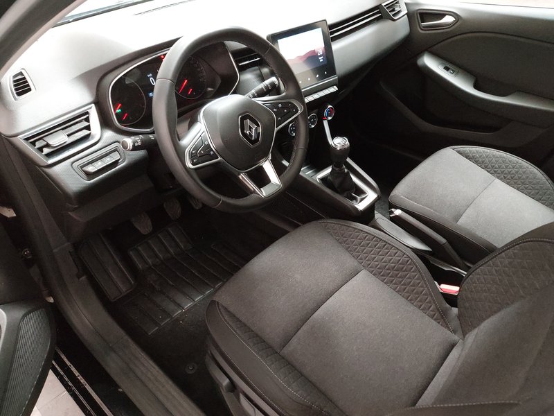 Renault Clio TCe 100 • Full LED — 6