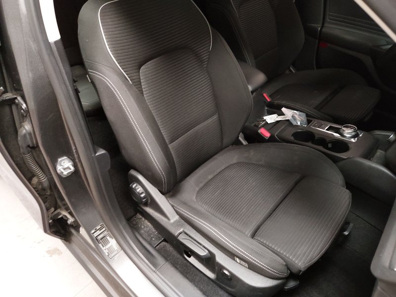 Ford Focus Turnier 1.5 automatik EB Titanium • LED • navigacija — 10