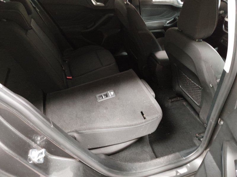 Ford Focus Turnier 1.5 automatik EB Titanium • LED • navigacija — 11