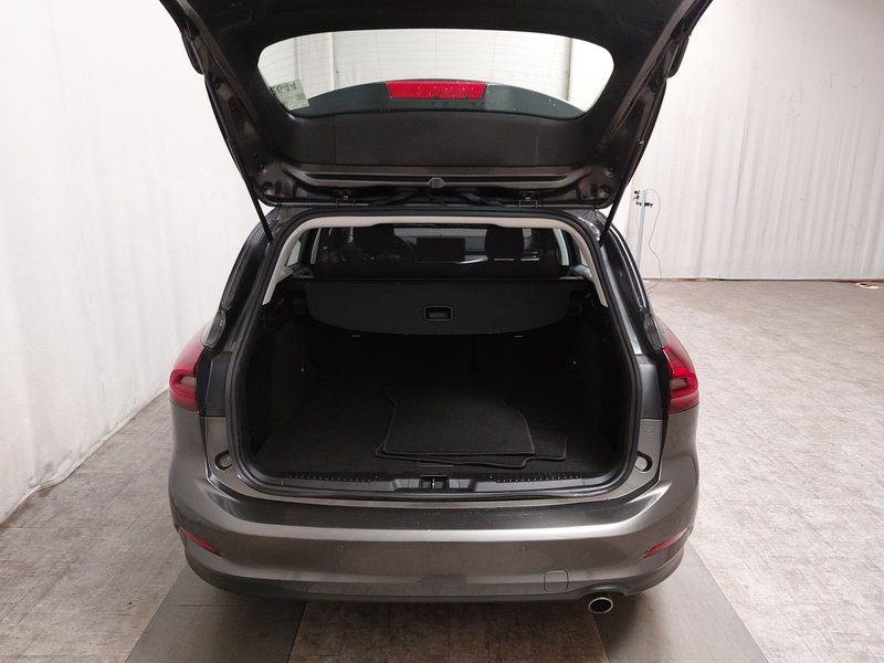 Ford Focus Turnier 1.5 automatik EB Titanium • LED • navigacija — 15
