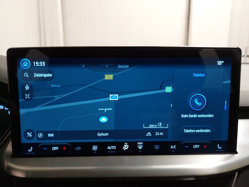 Ford Focus Turnier 1.5 automatik EB Titanium • LED • navigacija — 18