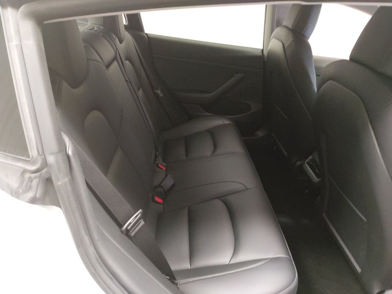 Tesla Model 3 RWD • panorama • koža — 12
