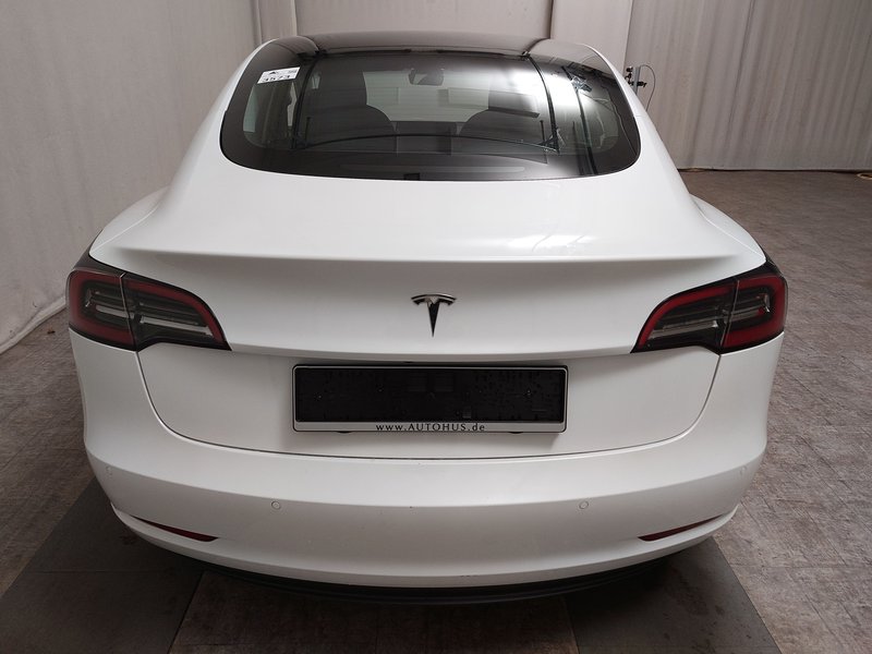 Tesla Model 3 RWD • panorama • koža — 14