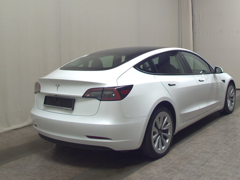 Tesla Model 3 RWD • panorama • koža — 4