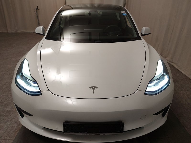 Tesla Model 3 RWD • panorama • koža — 9
