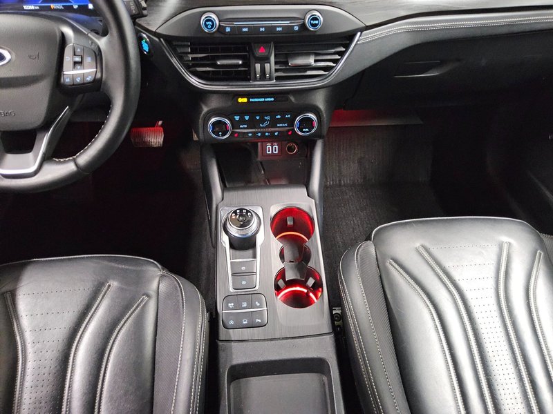 Ford Focus Turnier 1.5 EcoBlue automatik Vignale • ACC • Kuka za vuču (zakretna) — 6