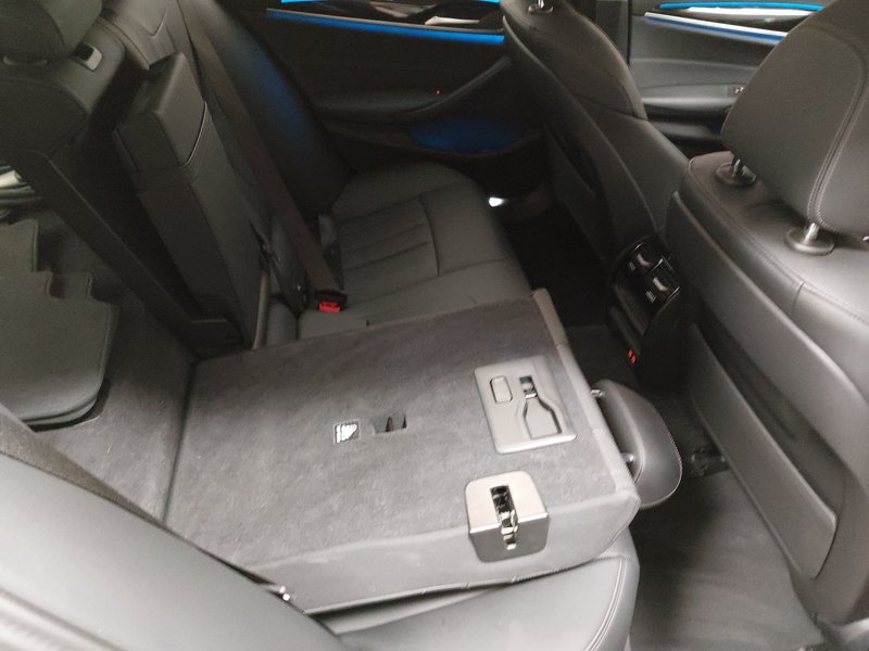 BMW 530e Touring xDrive automatik • ACC • Full LED — 11