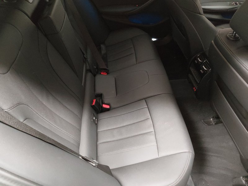 BMW 530e Touring xDrive automatik • ACC • Full LED — 12