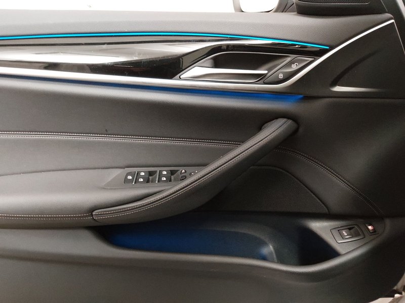 BMW 530e Touring xDrive automatik • ACC • Full LED — 5