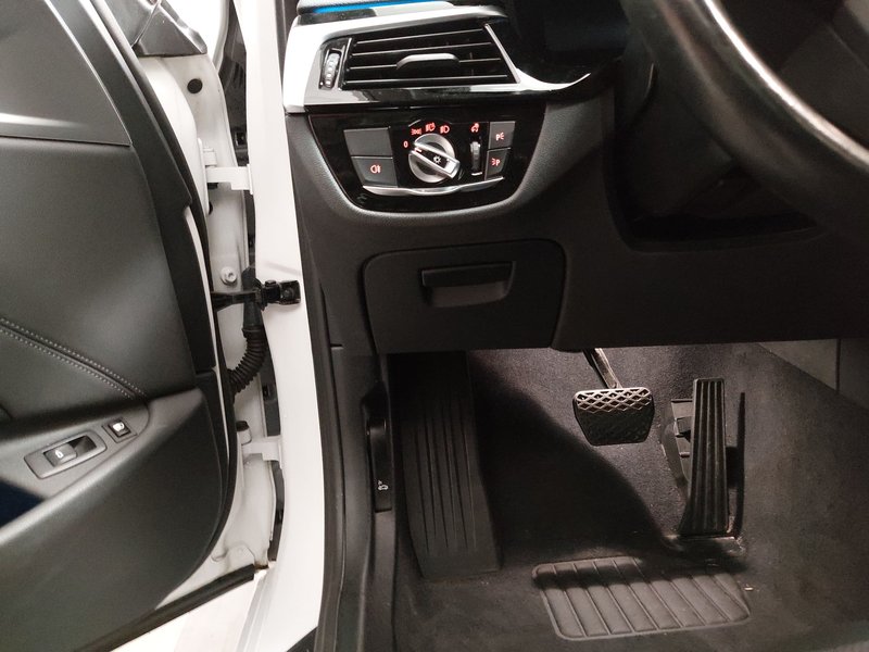 BMW 530e Touring xDrive automatik • ACC • Full LED — 7