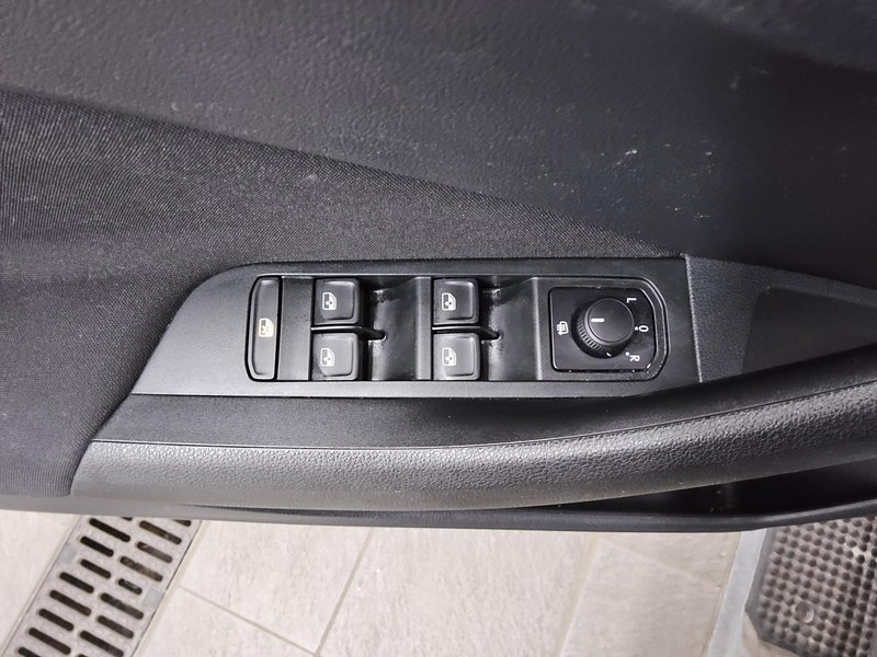 Škoda Kamiq 1.0 TSI Tour • Full LED • digitalni instrumenti — 10