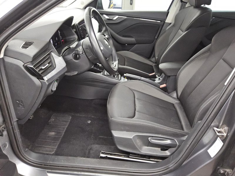 Škoda Kamiq 1.0 TSI Tour • Full LED • digitalni instrumenti — 9