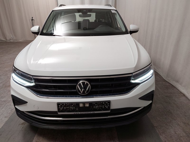 Volkswagen Tiguan 2.0 TDI Life automatik • ACC • LED — 9