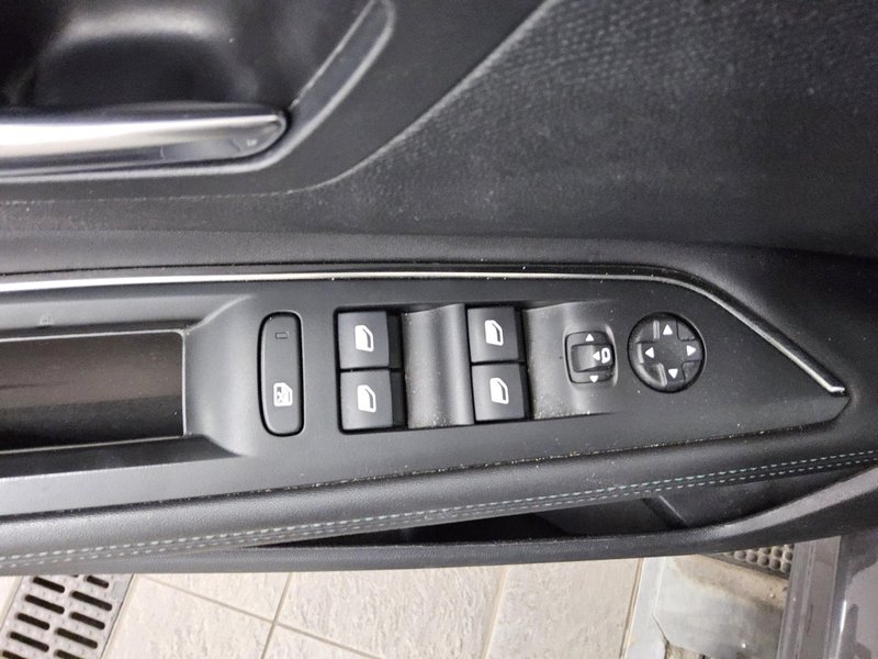Peugeot 3008 1.5 BlueHDi 130 automatik Allure • ACC • AHK — 10