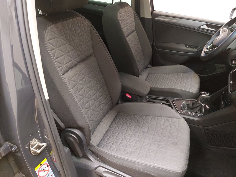 Volkswagen Tiguan 1.4 TSI eHybrid Life automatik • panorama • ACC — 10