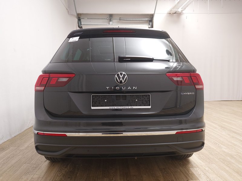 Volkswagen Tiguan 1.4 TSI eHybrid Life automatik • panorama • ACC — 14