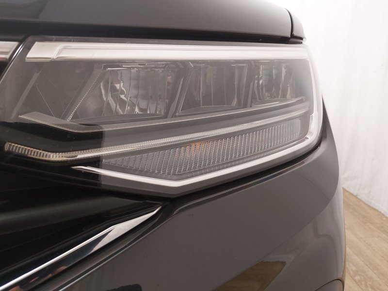 Volkswagen Tiguan 1.4 TSI eHybrid Life automatik • panorama • ACC — 17