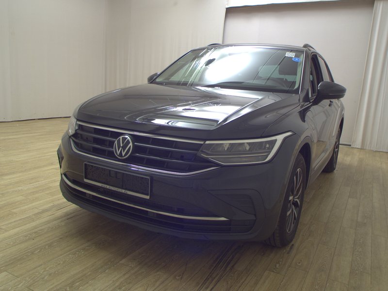 Volkswagen Tiguan 1.4 TSI eHybrid Life automatik • panorama • ACC — 2